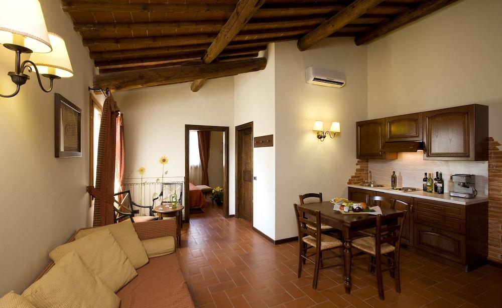 Agriturismo Antico Borgo Poggitazzi Terranuova Bracciolini Exterior photo