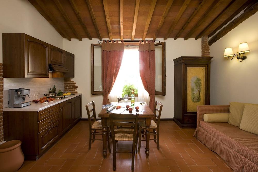 Agriturismo Antico Borgo Poggitazzi Terranuova Bracciolini Exterior photo